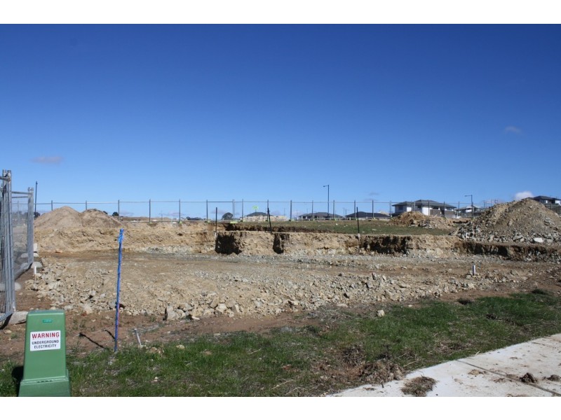 16 Tyrrell Street, Googong NSW 2620