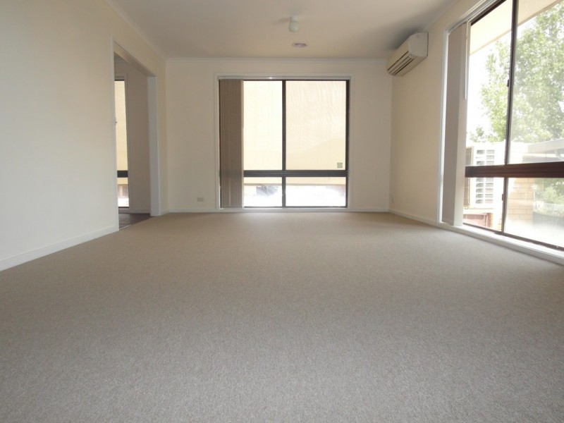 14 Ullamulla Crescent, Queanbeyan NSW 2620