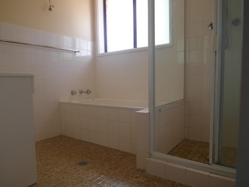 14 Ullamulla Crescent, Queanbeyan NSW 2620