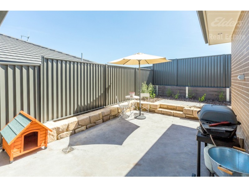 13 Insley Street, Googong NSW 2620