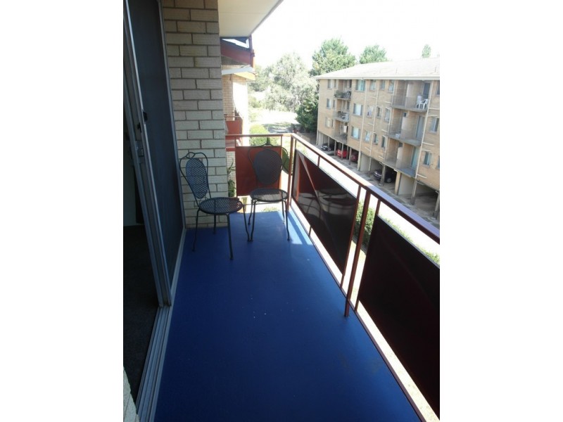 18/52 Trinculo Place, Queanbeyan East NSW 2620