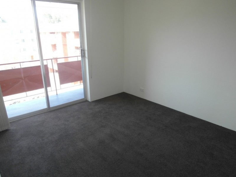 18/52 Trinculo Place, Queanbeyan East NSW 2620