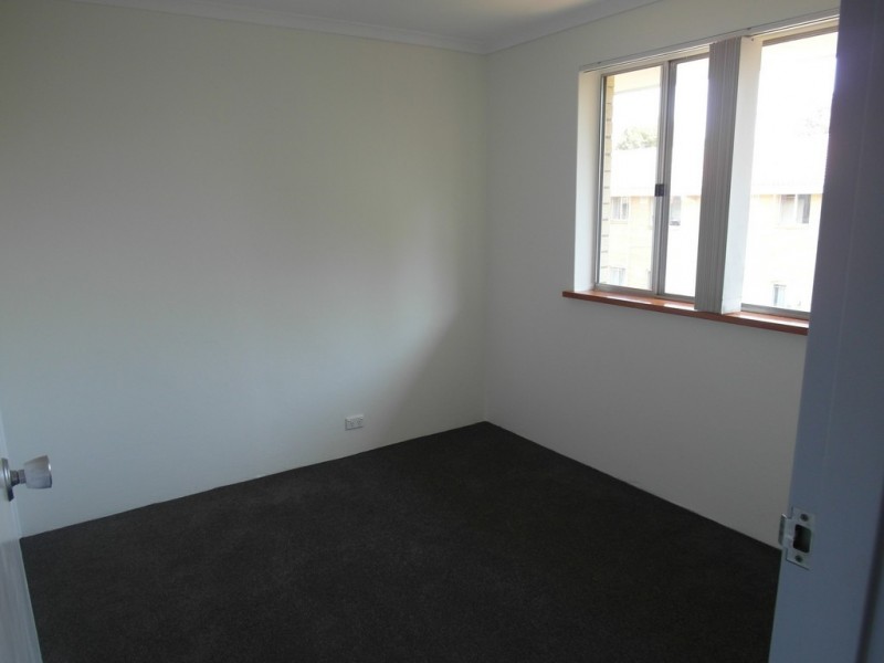 18/52 Trinculo Place, Queanbeyan East NSW 2620