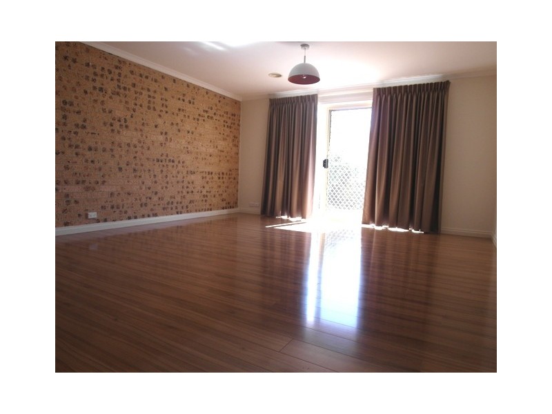 1/17 Southwell Place, Queanbeyan NSW 2620