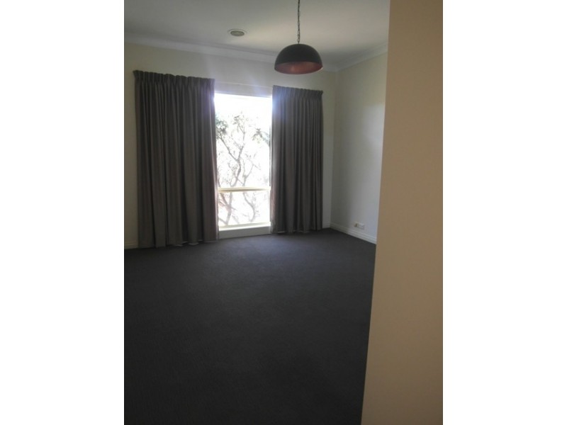 1/17 Southwell Place, Queanbeyan NSW 2620