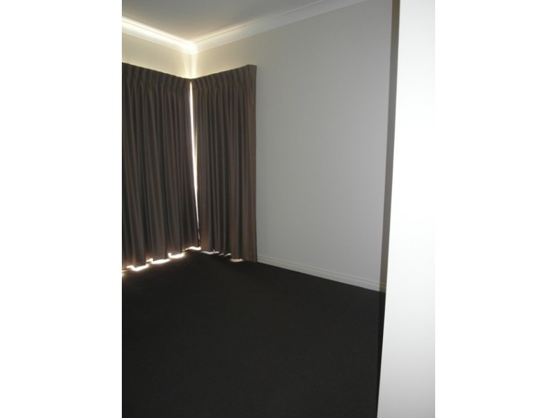 1/17 Southwell Place, Queanbeyan NSW 2620