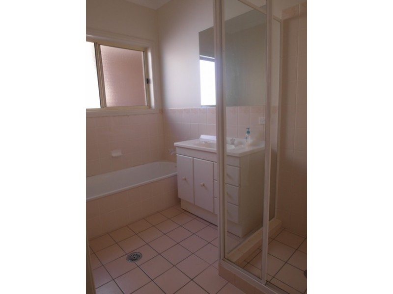 1/17 Southwell Place, Queanbeyan NSW 2620