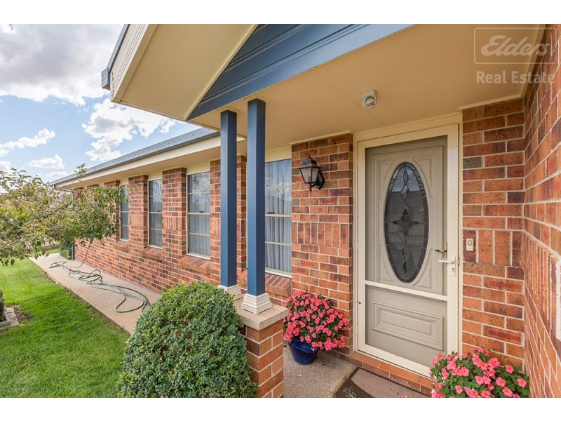 2 Northcliffe Place, Queanbeyan East NSW 2620