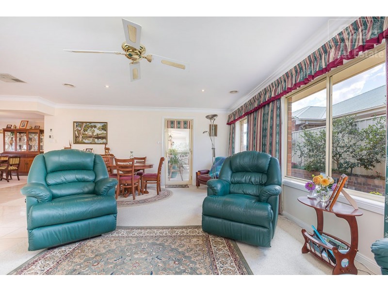 2 Northcliffe Place, Queanbeyan East NSW 2620