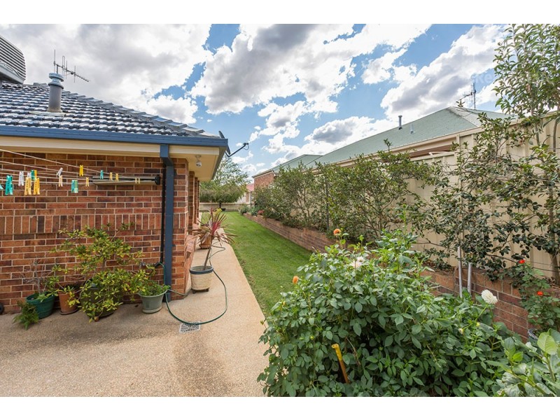 2 Northcliffe Place, Queanbeyan East NSW 2620