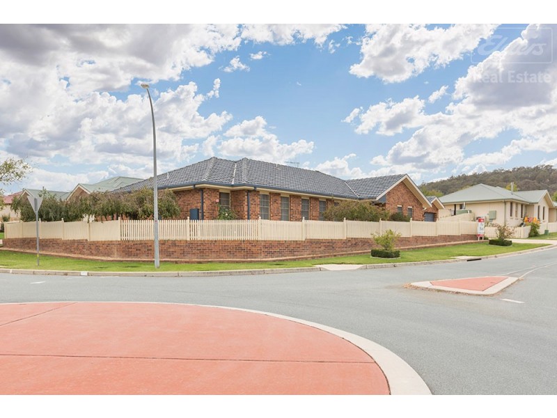2 Northcliffe Place, Queanbeyan East NSW 2620