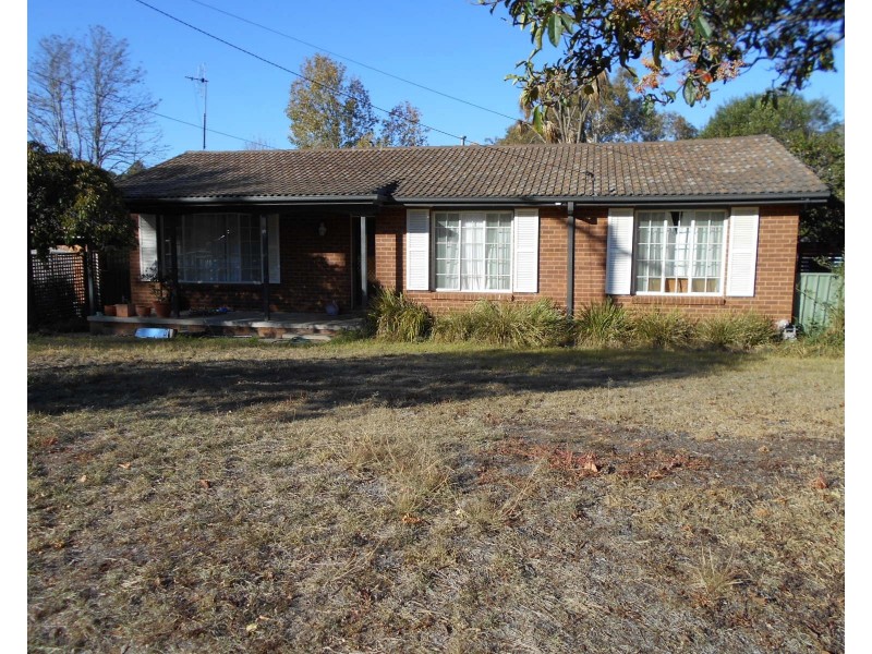 28 Woodger Parade, Queanbeyan NSW 2620