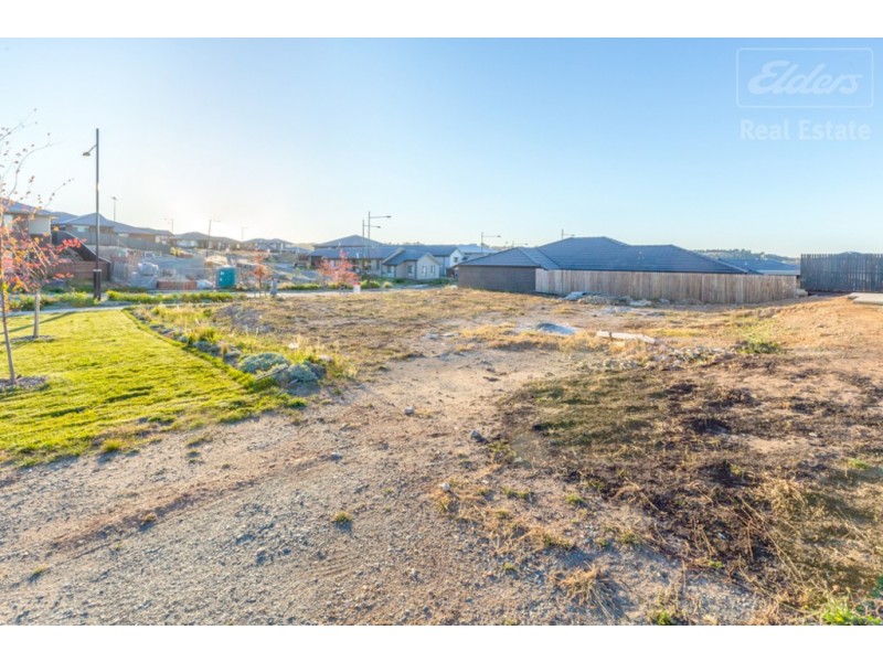 1 Ridings Road, Googong NSW 2620