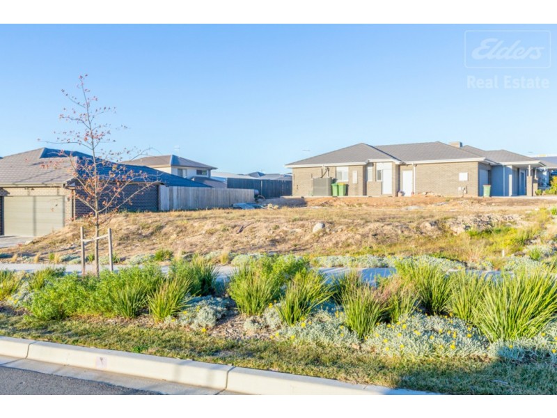 1 Ridings Road, Googong NSW 2620