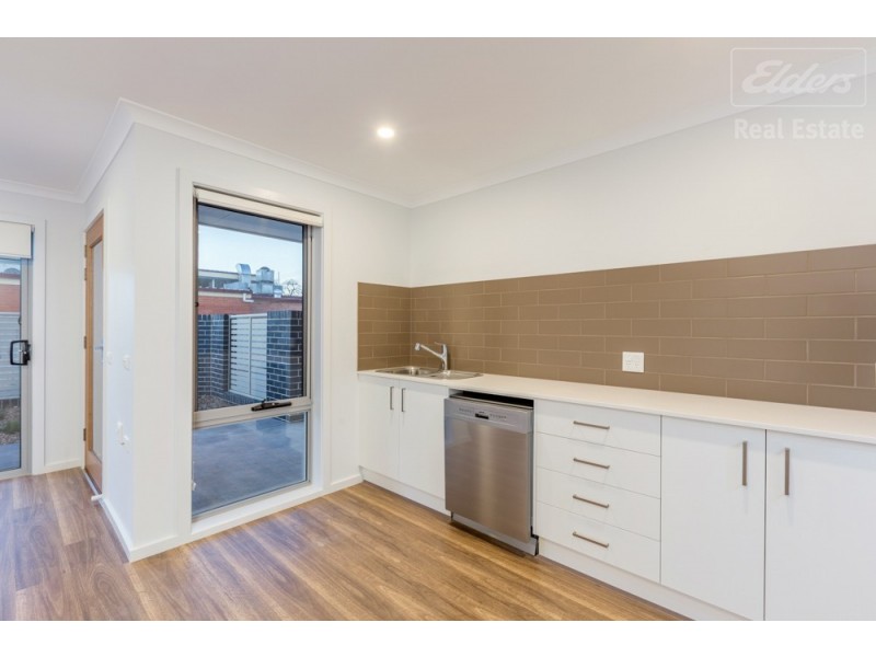 2/107 Campbell Street, Queanbeyan NSW 2620