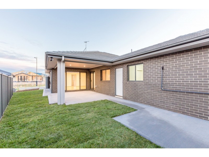 2 Maxwell Street, Googong NSW 2620