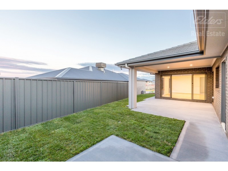 2 Maxwell Street, Googong NSW 2620