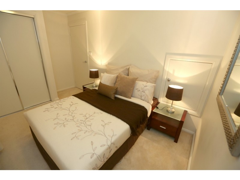 2/6 Adams Street, Queanbeyan West NSW 2620