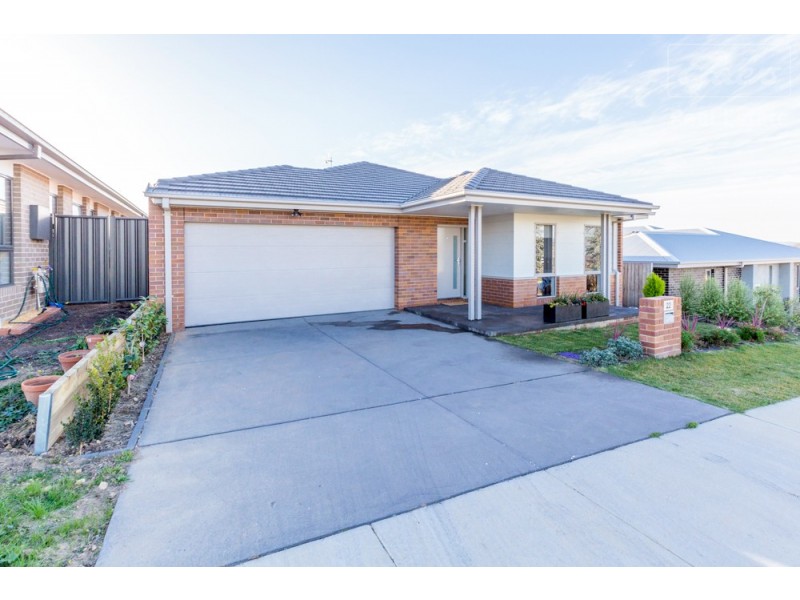22 Rockley Parade, Googong NSW 2620