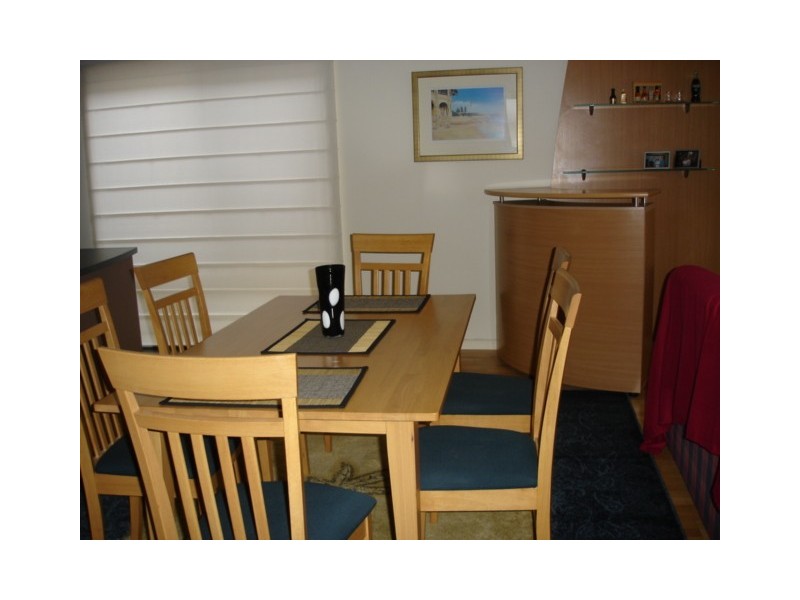 2/136 Halloran Drive, Jerrabomberra NSW 2619