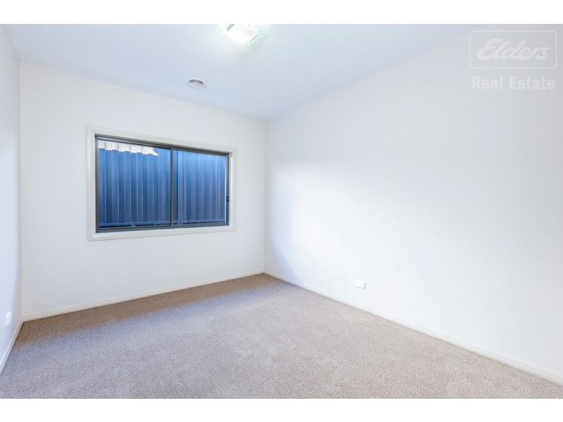 8 Dolly Street, Googong NSW 2620