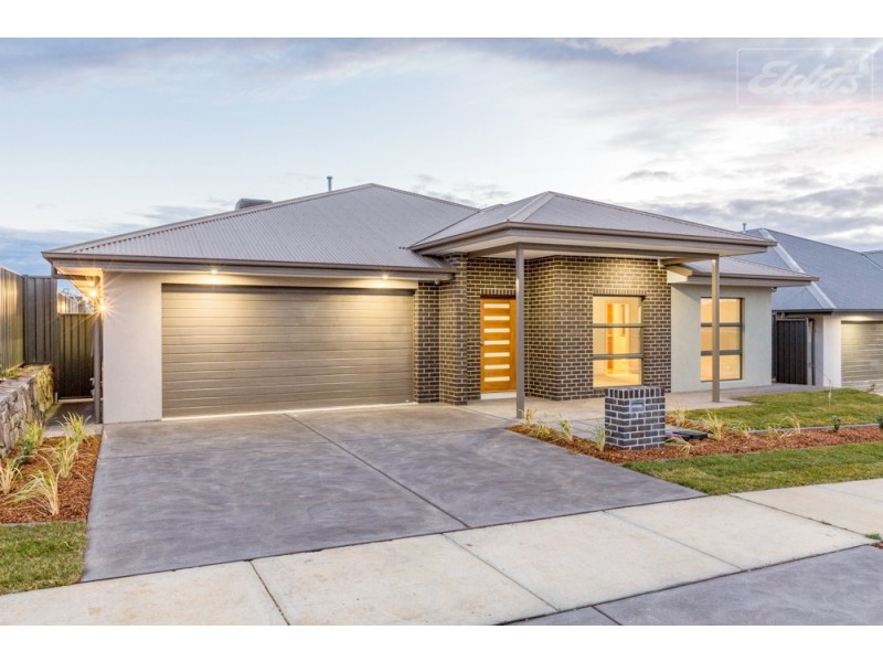 8 Dolly Street, Googong NSW 2620