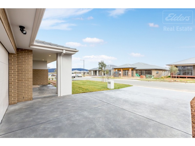 3 Larkin Street, Googong NSW 2620