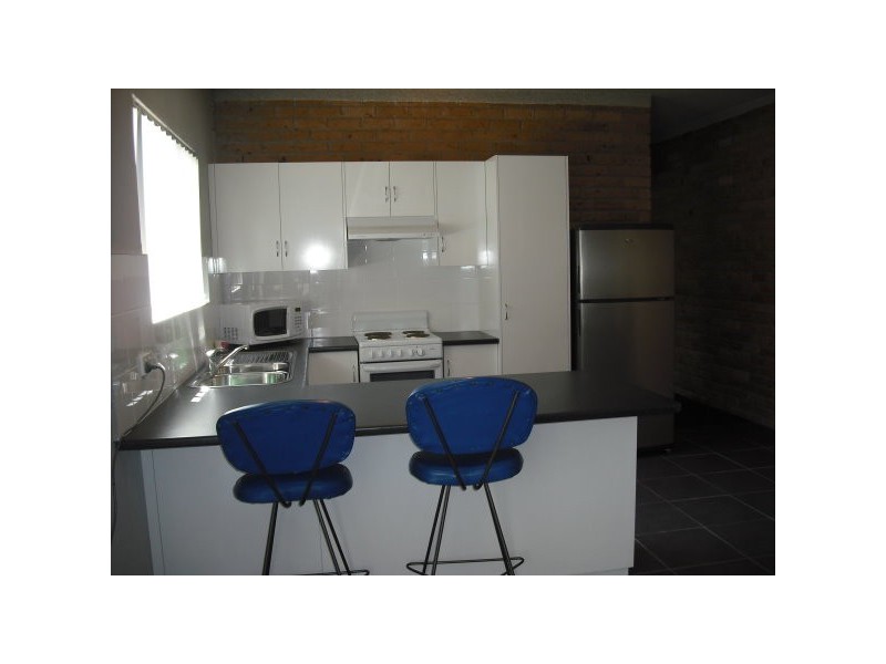 1/209 Goonoo Goonoo Rd, Tamworth NSW 2340