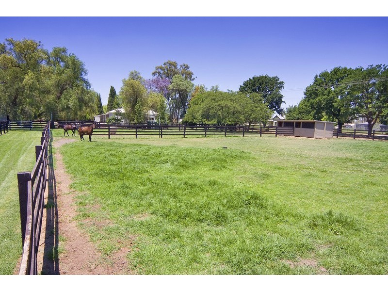 Wongaburra King George V Ave, Tamworth NSW 2340