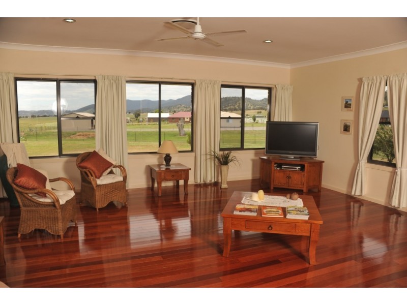 7c  Sequoia Drive, Tamworth NSW 2340