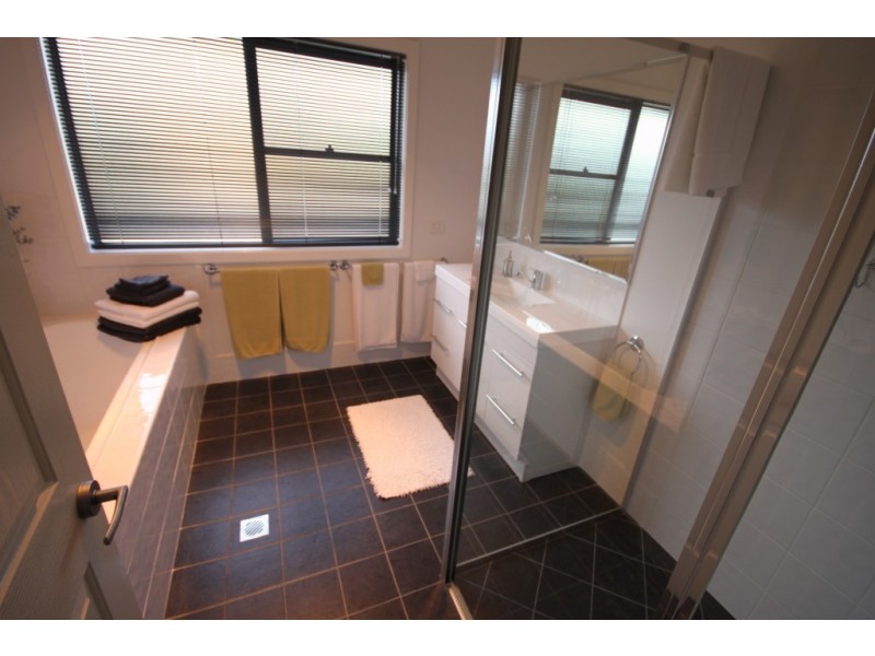 7c  Sequoia Drive, Tamworth NSW 2340