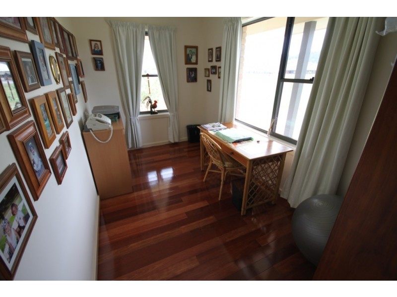 7c  Sequoia Drive, Tamworth NSW 2340