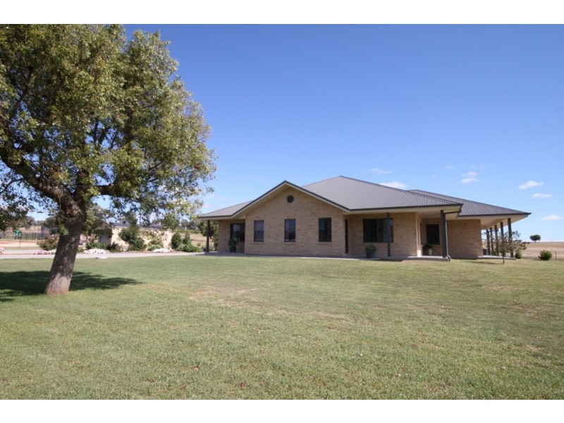 7c  Sequoia Drive, Tamworth NSW 2340