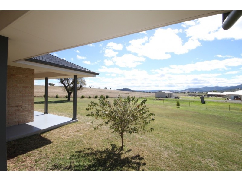 7c  Sequoia Drive, Tamworth NSW 2340