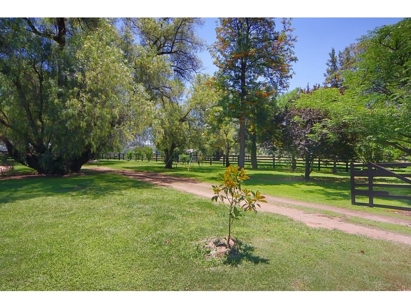 122-142 King George V Ave, Tamworth NSW 2340