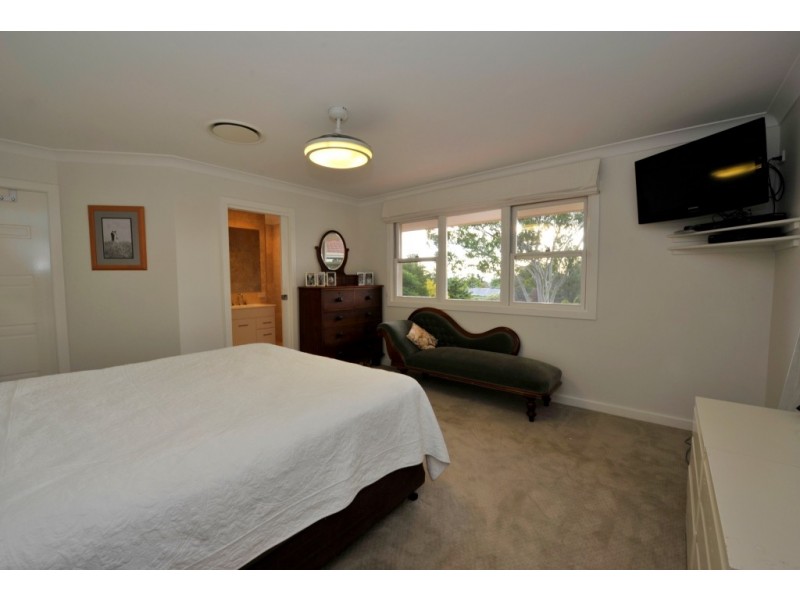 13 Wade Avenue – EAST, Tamworth NSW 2340