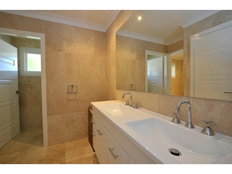 13 Wade Avenue – EAST, Tamworth NSW 2340