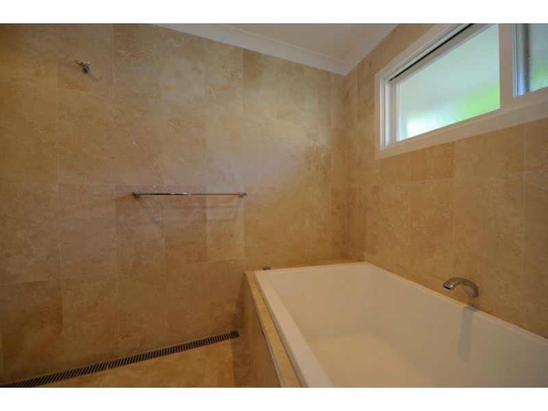 13 Wade Avenue – EAST, Tamworth NSW 2340