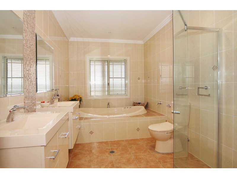 21 Ventnor Drive, Tamworth NSW 2340