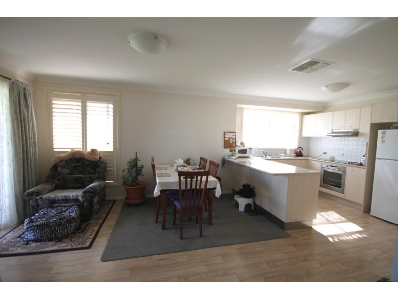 9 Tasman Place, Tamworth NSW 2340