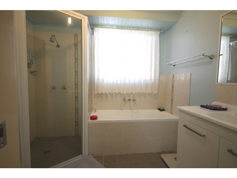 9 Tasman Place, Tamworth NSW 2340