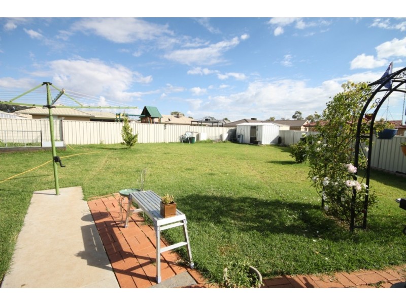 9 Tasman Place, Tamworth NSW 2340