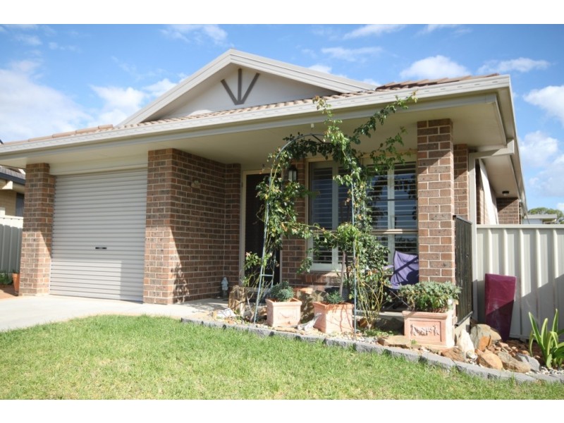 9 Tasman Place, Tamworth NSW 2340