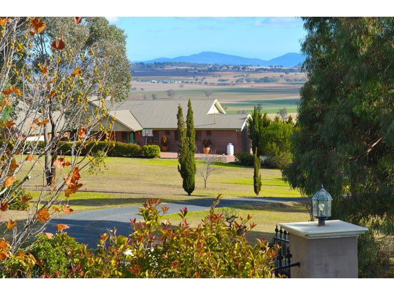 ‘Rosewood’ 22 Redgum Place, Tamworth NSW 2340