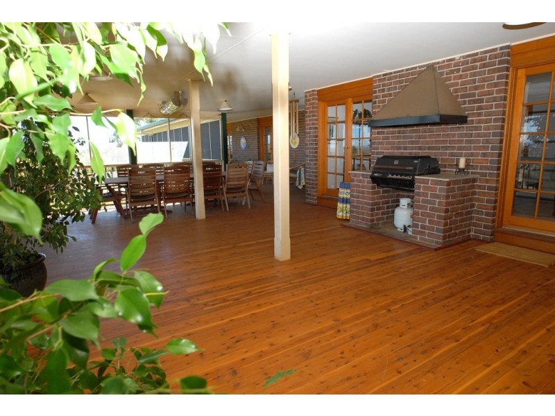 ‘Rosewood’ 22 Redgum Place, Tamworth NSW 2340