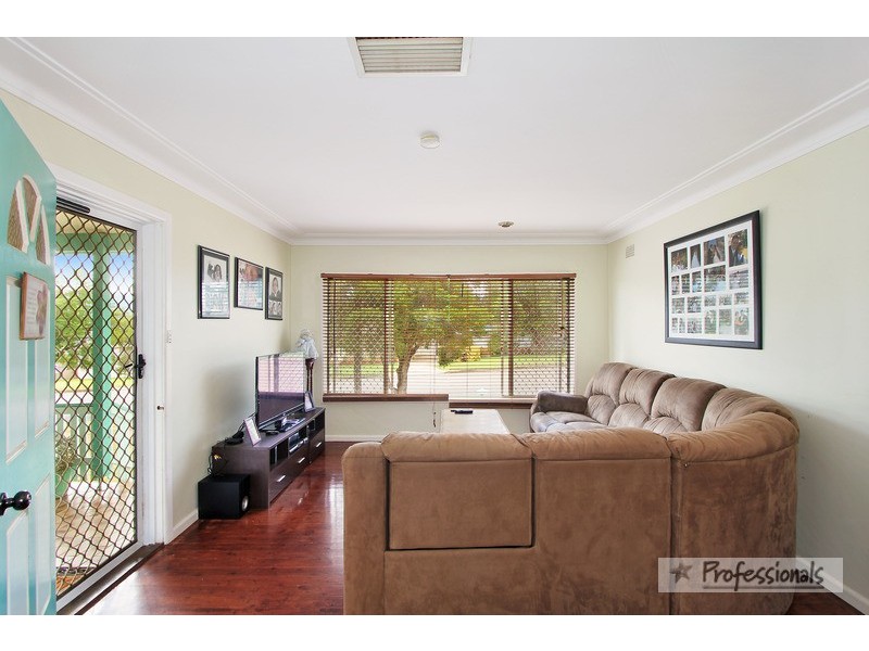 76 Oak Street, Tamworth NSW 2340