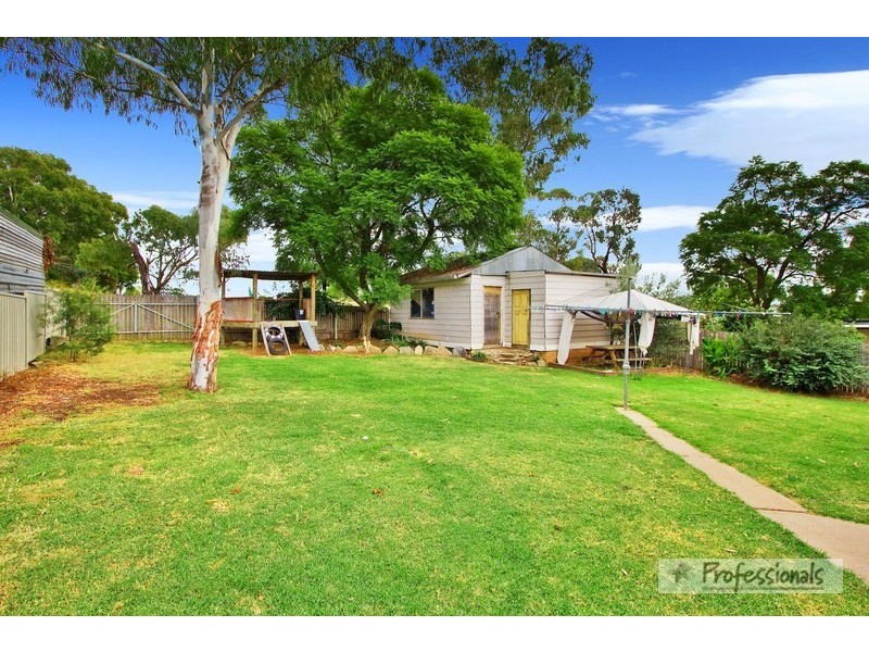 76 Oak Street, Tamworth NSW 2340