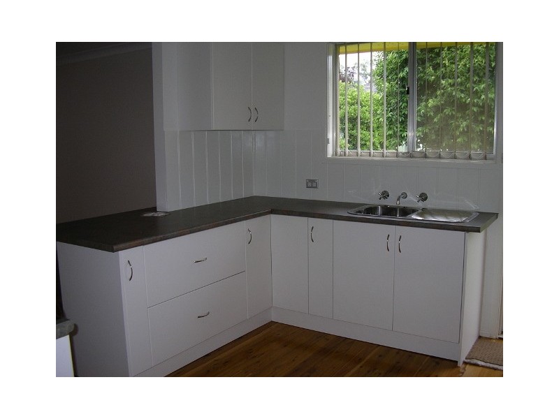 4 Dorothy Ave, Kootingal NSW 2352