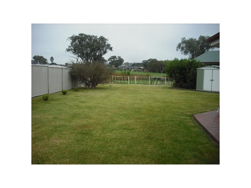 15 Eureka Place, Tamworth NSW 2340