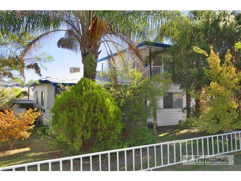 32 Denman Avenue, Kootingal NSW 2352